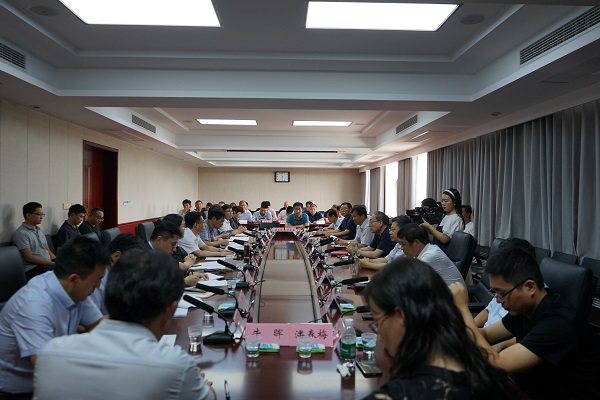 6.座谈会.JPG